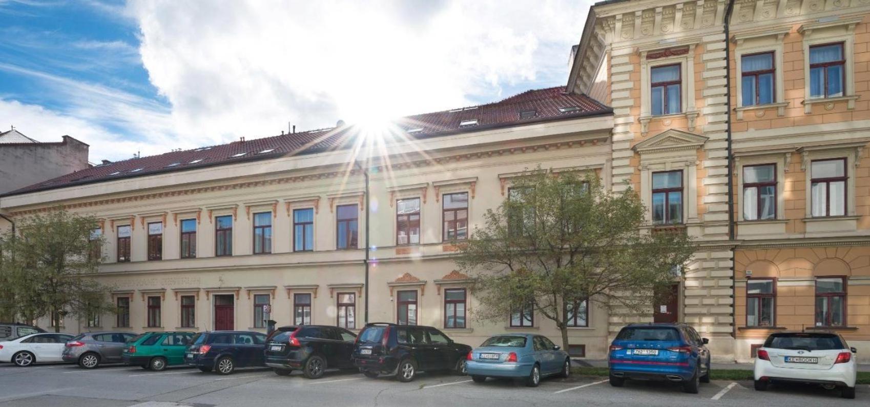 Understreet Studio With Private Parking Košice Buitenkant foto